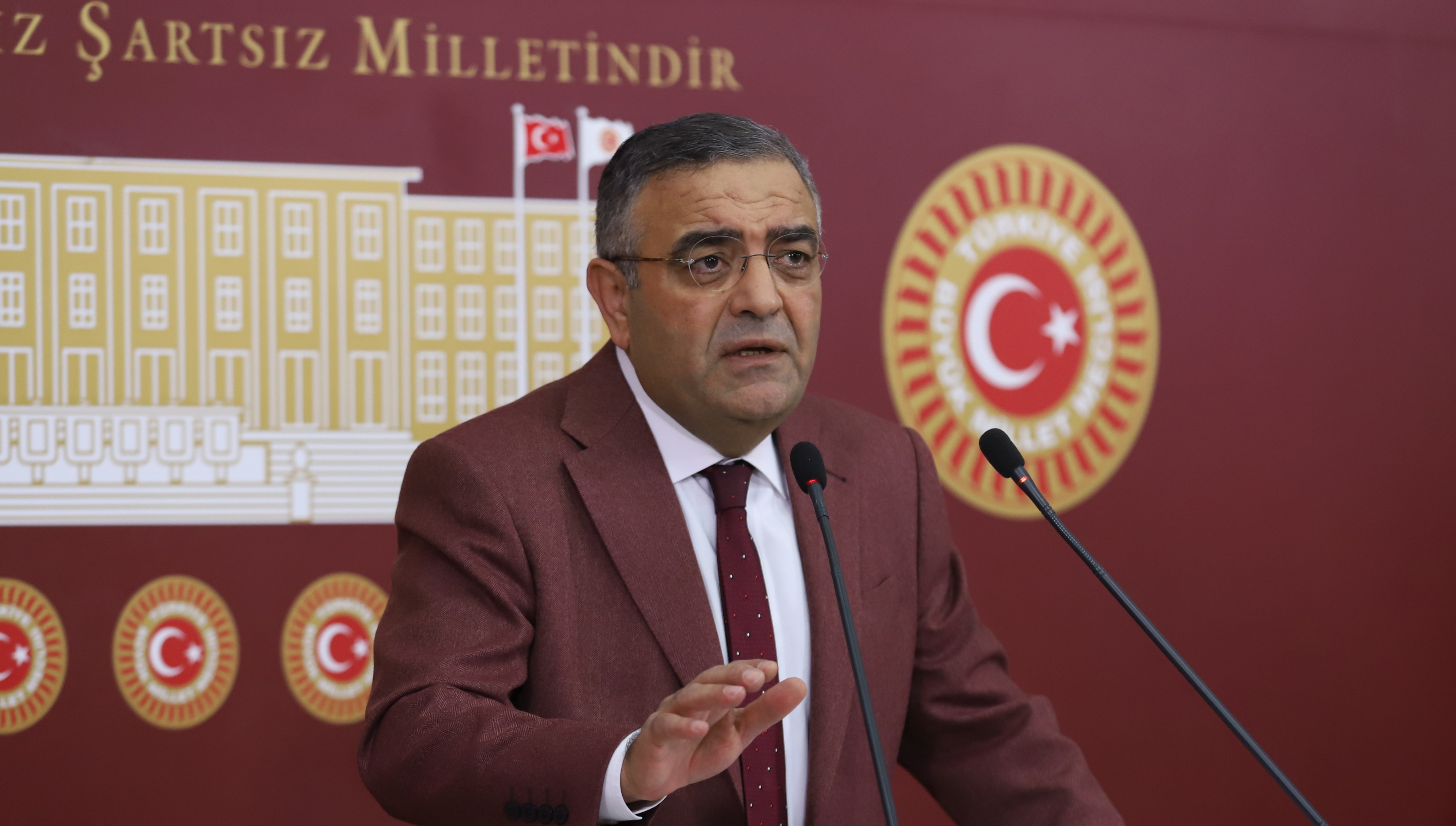 CHP Genel Başkan Yardımcısı Sezgin Tanrıkulu'ndan Maaş Zamlarına Sert Tepki: 'Yoksulluğu Kalıcı Hale Getiren Anlayışın Ürünü'